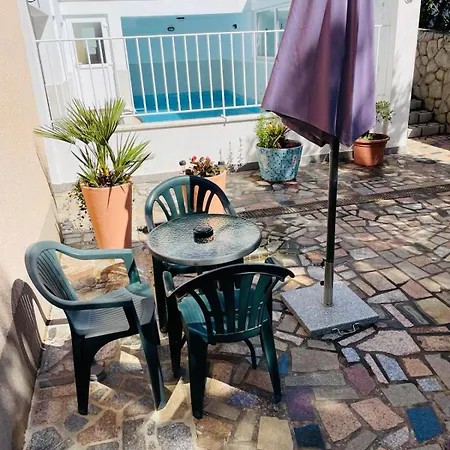 Apartment Lavanda 1 Njivice