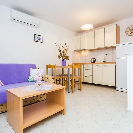Apartamento Lavanda 1 Njivice
